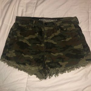 American Eagle Camouflage Festival Shorts Hi-Rise